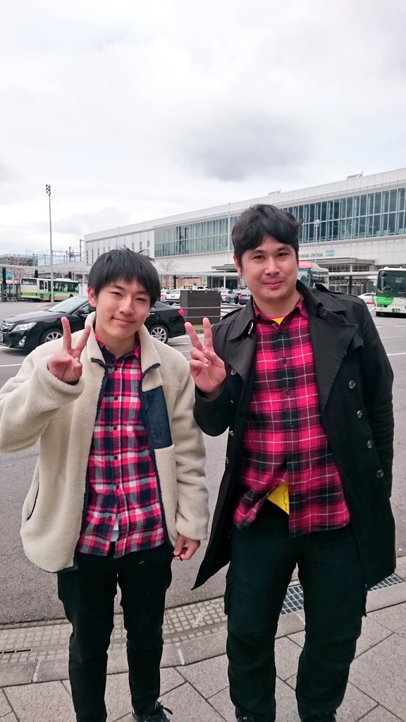 am61in37my1's tweet photo. 20200329 #富山駅前合同路上 ライブ
#iropha さん
#マッキー さんと
irophaさんは 演出などをされているようです。すきドル5で見てる方もいらっしゃるかも
マッキーさん次高校入学されるらしい。石川県のアーティストさん https://t.co/hxbUAdbldZ