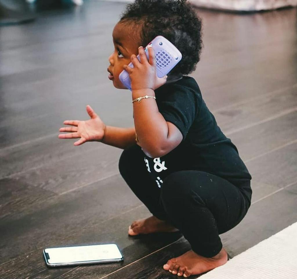 Hello auntie, can you give the phone to Rosie? Ehen Rosie, don't jump on kachi when you're crowned winners because we've got a home worth 50m, weeding worth 10m to plan and 5m for u both so, don't out of excitement jump on my lazy kachi🤣 Ok? He might faint there.
#UltmateLoveNg