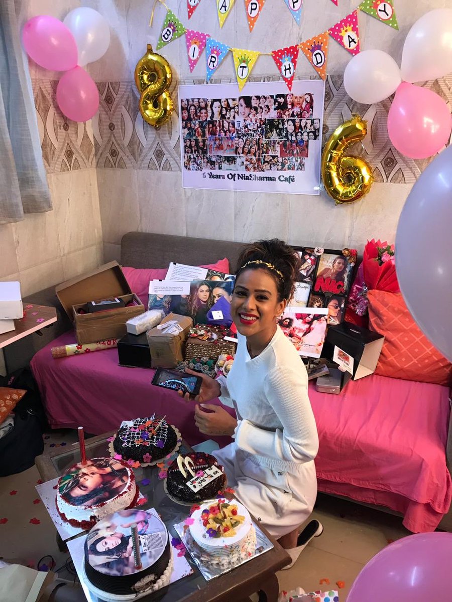 ViviaTurnip's tweet photo. #7YearsOfNiaSharmaCafe
#HappyBirthdayNiaSharmaCafe 

always spread kindness and love. keep the spirit for the admin 😀😀
@Theniasharma @Theniasharma 
#NiaSharma #naagin4 https://t.co/jeRB8xviv6
