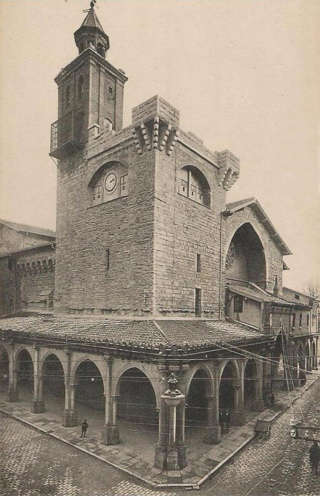 ExtramurosP's tweet photo. En el año 1222 la Población de San Nicolás fue arrasada y su fortaleza incendiada. A finales del siglo XIX se realizaron diversas reformas en la iglesia. El atrio y la casa parroquial se terminaron en 1888. La nueva puerta al Paseo de Sarasate se inauguró en 1891. #NTM20webdocs https://t.co/QWhUn5x3FP