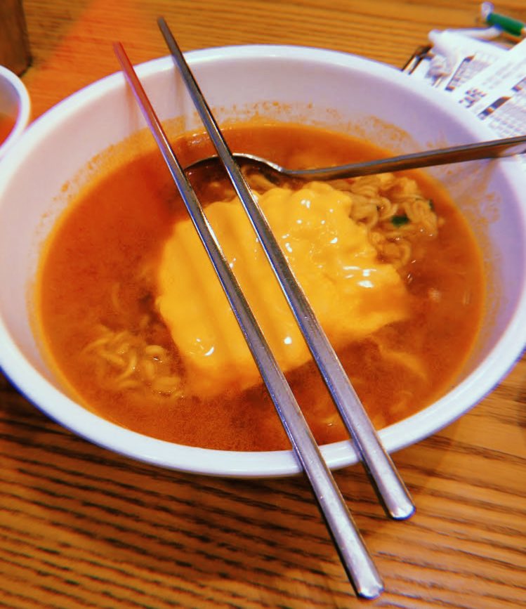FOOD CAFE, 2014Jacks and bam came to ‘Food Cafe’ while we’re eating inside. They just ordered something and left.(I miss cheese ramyeon)  https://twitter.com/ephinephine/status/420503087178989570