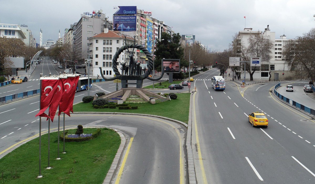 Ankara’nın cadde ve meydanları bugün daha bir ıssızdı...
Tedbirlere uymadaki özen ve dikkatiniz için teşekkürler Ankara,
Biraz daha gayret, biraz daha sabır.  
Hep birlikte başaracağız inşaallah.