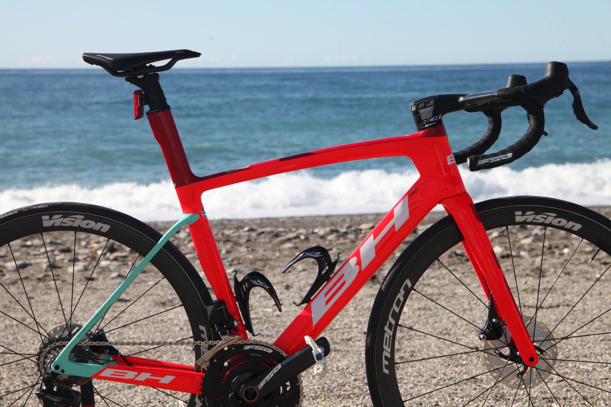 🚴🏻‍♂️ Tenemos el respaldo de <a href="/BH_Bikes/">BH Bikes</a> y esperamos con ilusión el momento de retomar la competición usando nuestras G8 Disc.

👀 Descubre todos los detalles de nuestra bicicleta en la web:  burgosproteam.com/bh-bikes/