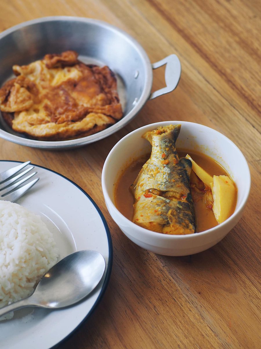 PTMminimal's tweet photo. เมนูกักตัววันหยุด (เมื่อวาน) ทำไป ถ่ายไป กินไป ตกใจน้ำหนัก 555  #เมนูกักตัวchallenge #เป๊กผลิตโชค https://t.co/z5RVGK5BXt