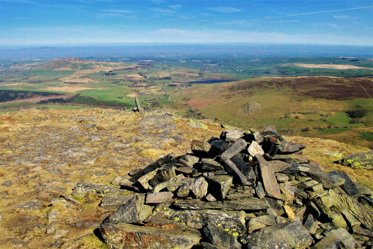 StanLeigh18's tweet photo. My #Lakeland tour of #Wainwrights continues - lowest to highest summits
#Bakestall #NorthernFells-112th on the list- 2208ft in the Pictorial Guide [2189' in first edition
- Colourful approach to #Bakestall- Aug. 2017
#DashFalls
#GreatCalva from #Bakestall
-The summit-April 2014 https://t.co/RQCD6ls29P