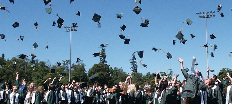 StorageZone1's tweet image. Learn how to properly prepare your graduation cap and gown for long term storage. #college #collegetips ow.ly/Jj1U30qlABf