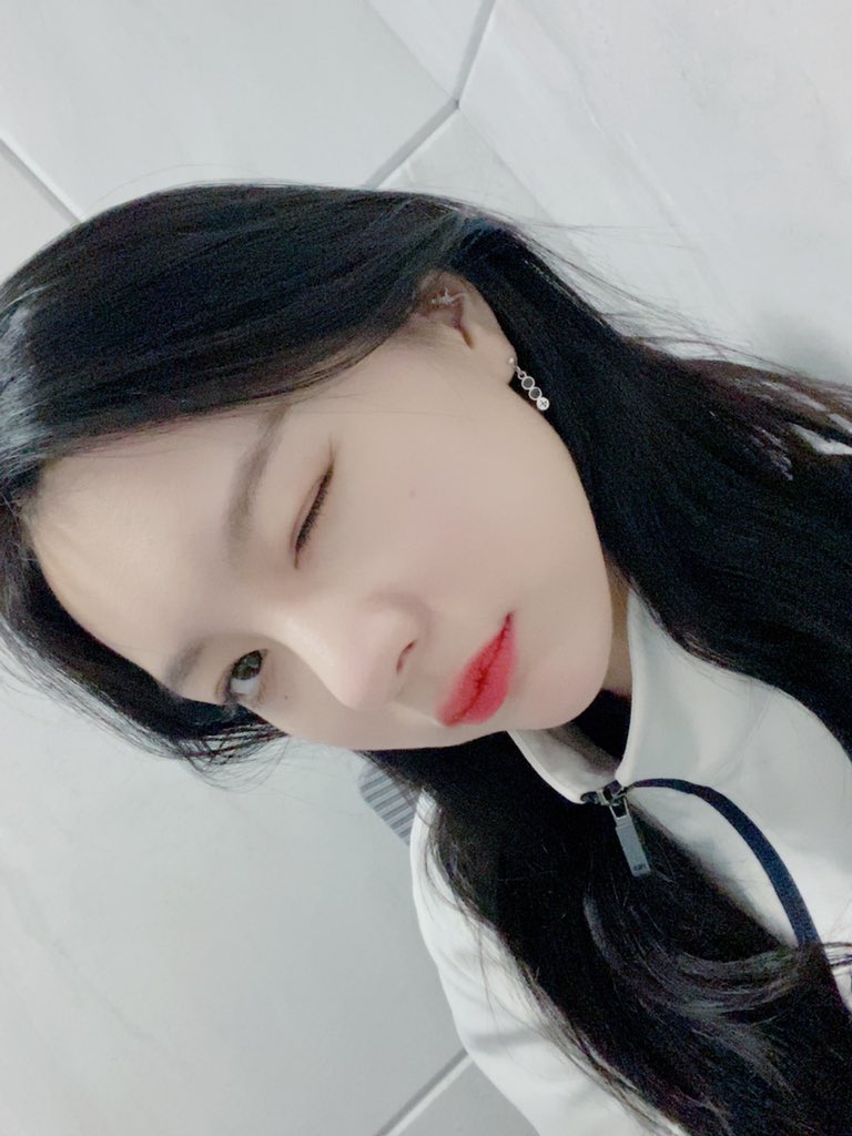 BVNDIT_official's tweet photo. [#이연] 부리들 월요일맞이 아자아자!!ㅎㅎ
#BVNDIT #밴디트 https://t.co/gva4yBw5va