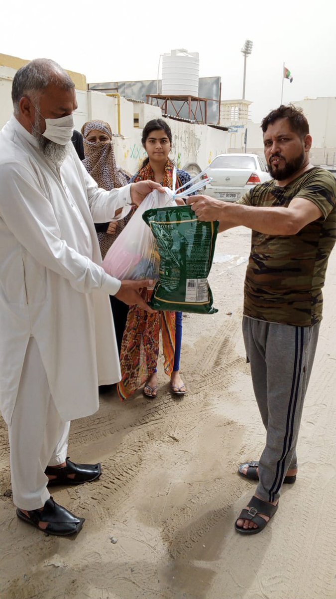PakinDubai_'s tweet photo. The Consulate General arranged home delivery facility for needy Pakistani nationals residing in Dubai and Sharjah.
@SMQureshiPTI  @ForeignOfficePk 
@pid_gov https://t.co/oDwgytvPeF