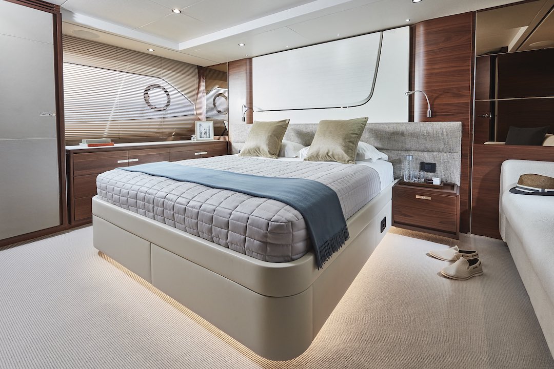 PSciacca23's tweet photo. Meet the @PrincessYachtUS F70. #yacht #yachts #yachting https://t.co/CJXkvOwFS1