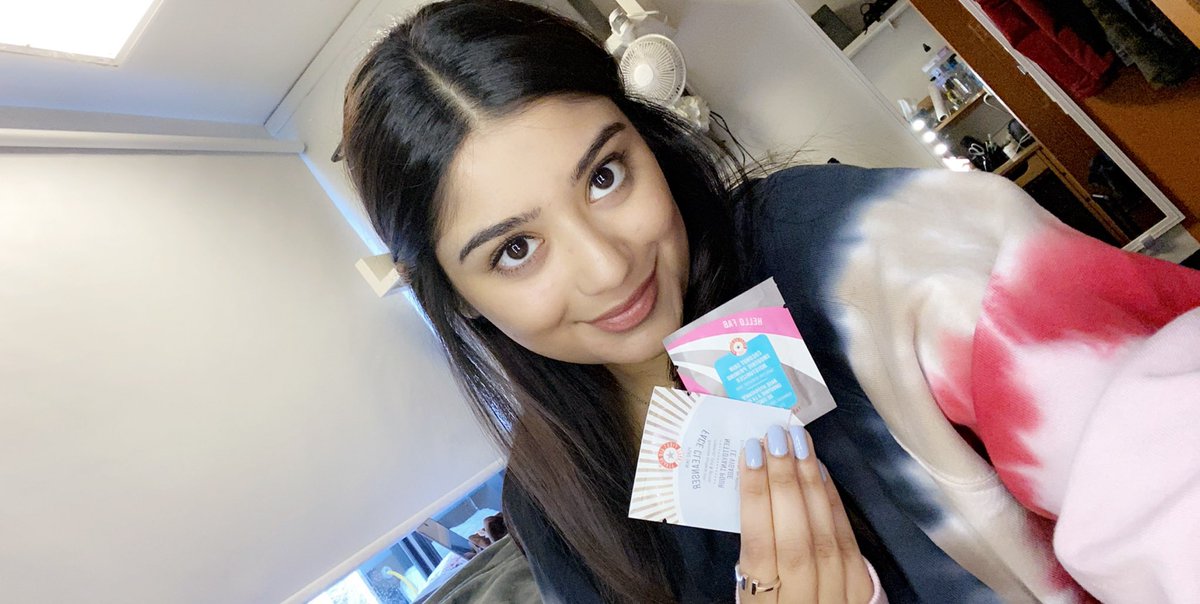 HerCampusNU's tweet photo. our GORGEOUS social media manager, Meghan, is glowing with @FirstAidBeauty products! #FABaid #firstaidbeauty https://t.co/lZMQQ9yGMh