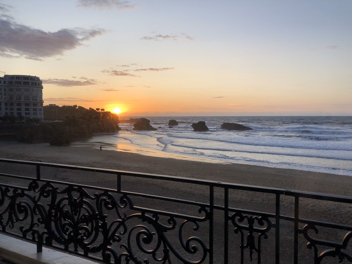 k2rtkynnapas's tweet photo. @alexstubb #PictureOfABeach #Biarritz https://t.co/Yrr1l1EiJL