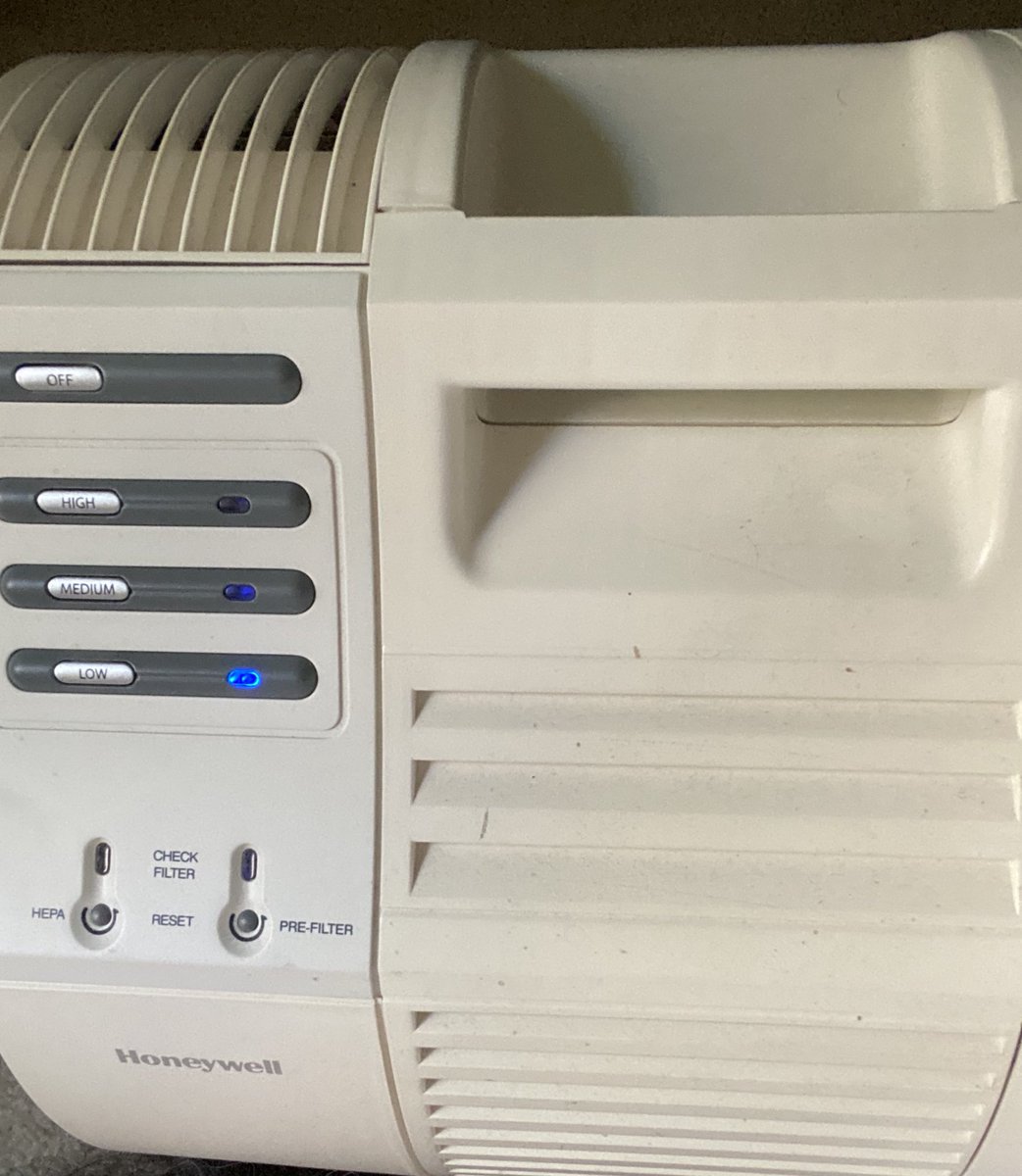 PjSelarom's tweet photo. Purifiers are good for cleaning germs out of the air. Keep your windows closed for best results. #coronavirus #Coronawhat #6ftApartNOTUnder #FlattenTheCurve #thejode #AwardWinning #WritingCommunity #lgbt #books https://t.co/cmLvr7yfpE https://t.co/3nbGlBpszY