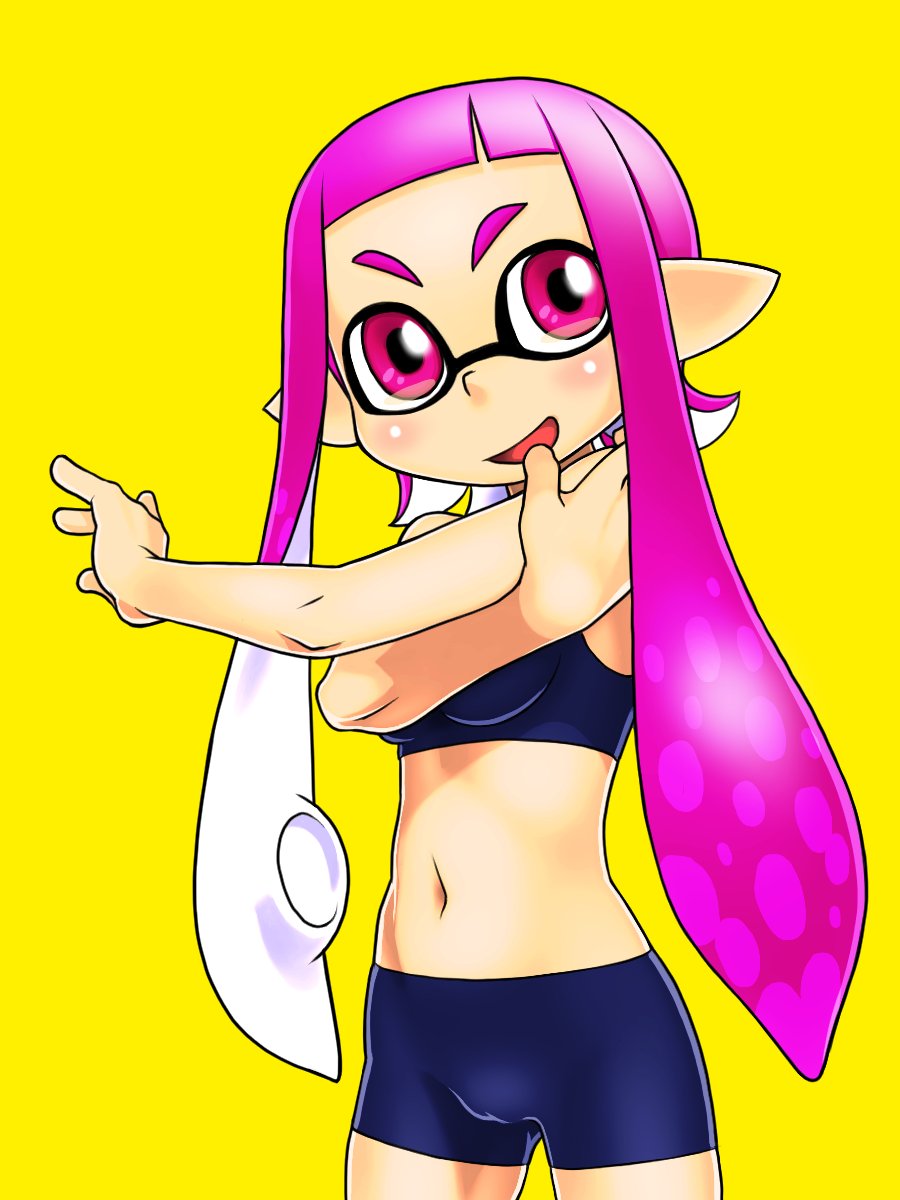 基本はやっぱインナー姿でしょう。 