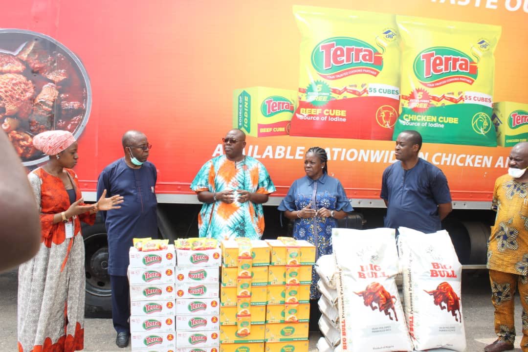 As part of our efforts to support the government in the fight against #COVID19 , today we donated food items to the <a href="/followlasg/">The Lagos State Govt</a> food bank intervention targeted at 200,000 families. Our donation of 200 50kg bags of <a href="/BigBullRice/">Big Bull Rice</a>, 2500 cartons of <a href="/goldenterraoil/">Golden Terra Soya Oil</a> and...