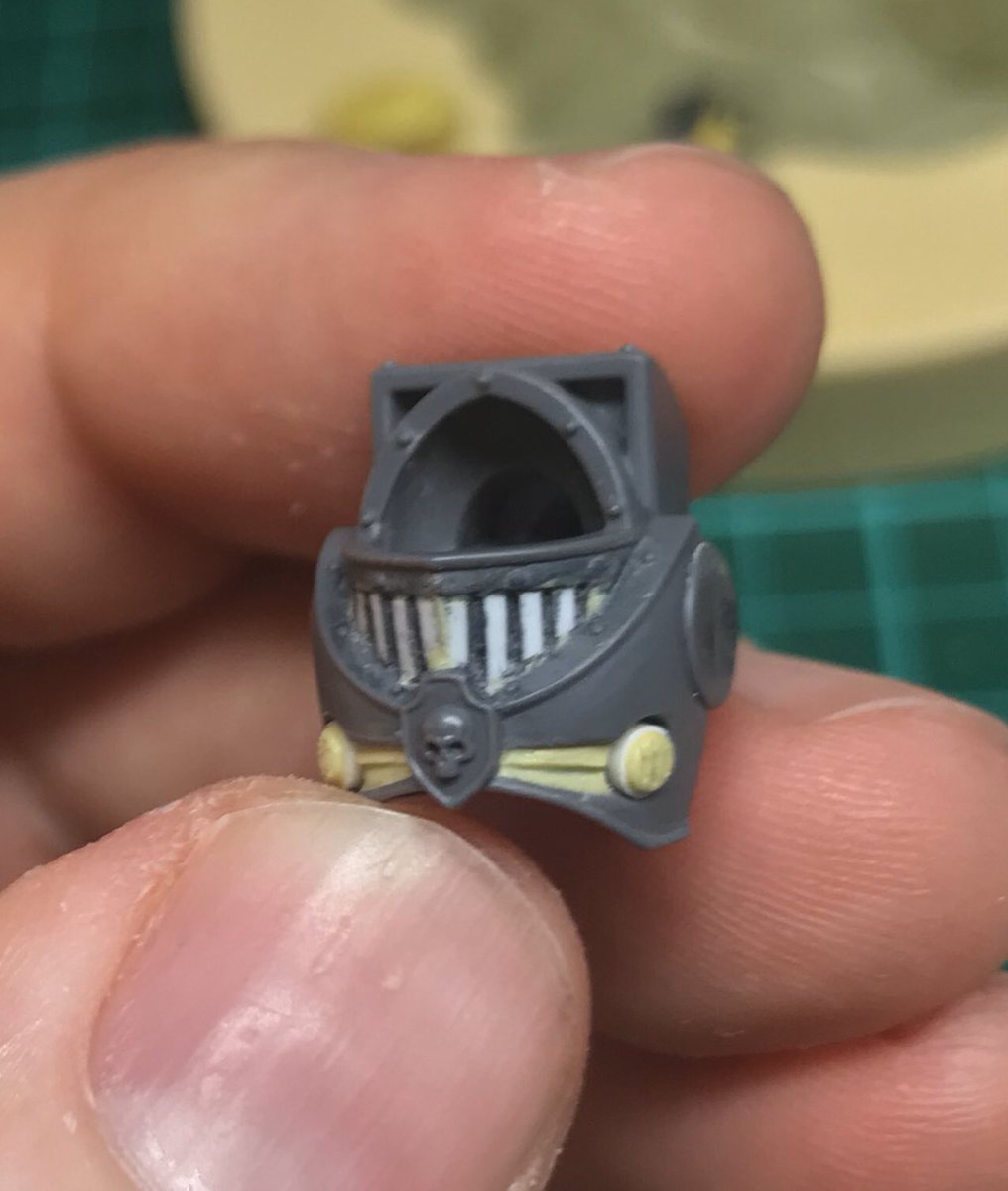CMDante's tweet photo. More progress on #FirstWall project. Toros details starting to come together for Kroeger and made a start on the Ming the Merciless style skull cap he has on. Vents are tricky!
#warhammer40k
#WarhammerCommunity
#Warmongers
#HorusHeresy https://t.co/sOCp96We3w
