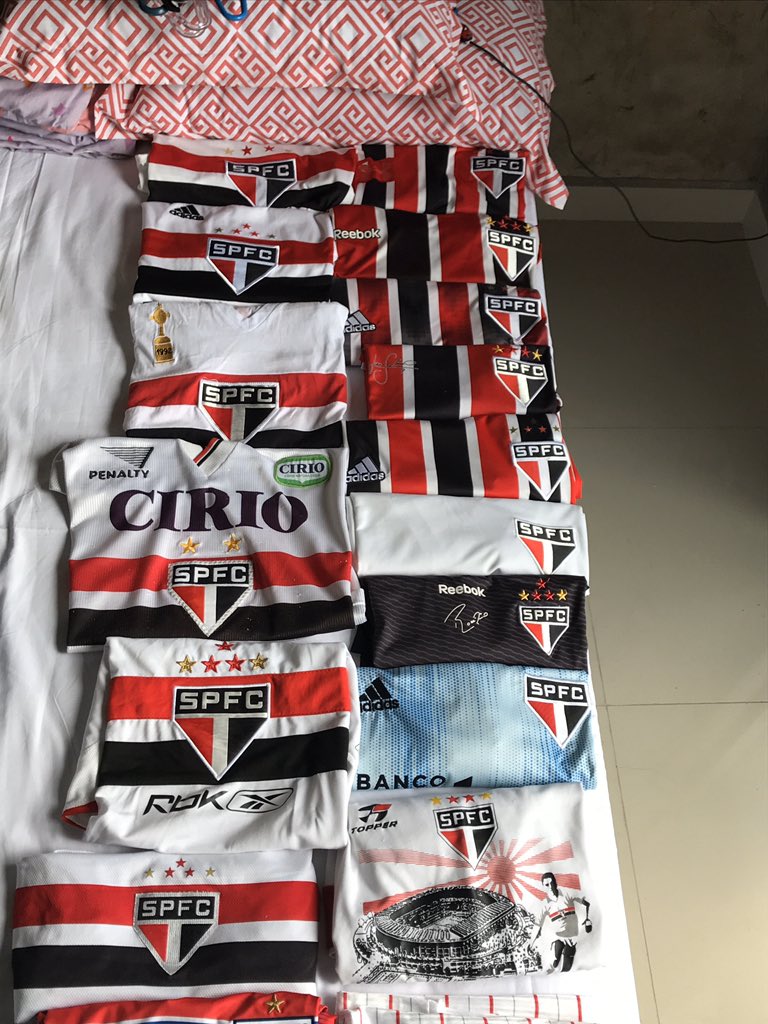 Igoorr_13's tweet photo. Ênfase nas camisas do amor da minha vida meu @SaoPauloFC saudades do São Paulo do Diniz @brasilmundialfc #BMFC #KitOutChallenge #Camisararabmfc https://t.co/1E2Ac6tjYB