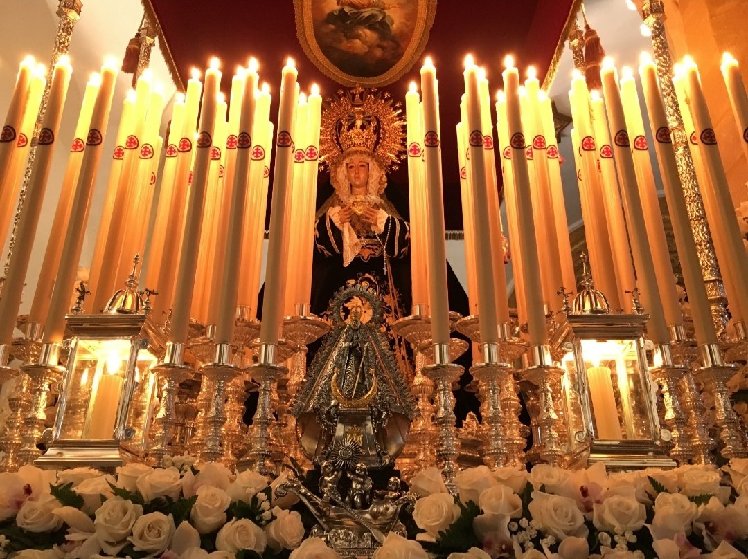 Septenario en Honor a Nuestra Señora María Santísima de los Dolores.

Segundo Dolor:
La huida a Egipto con Jesús y José
Virgen María

hermandaddelosnegros.com
