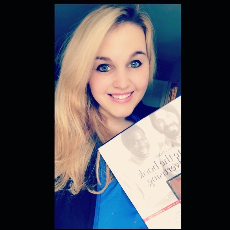 BridgetXDesign's tweet photo. 🚨I’M IN A BOOK Y’ALL!🚨I’m extremely honored to be a contributor to this incredible book written by my grad school advertising professor (and industry expert), Patrick Peduto. I highly recommend it! 📕#bridgetbydesign #bridgetxdesign #patrickpeduto #iwrotethebookonadvertising https://t.co/4rqbXk7YQl