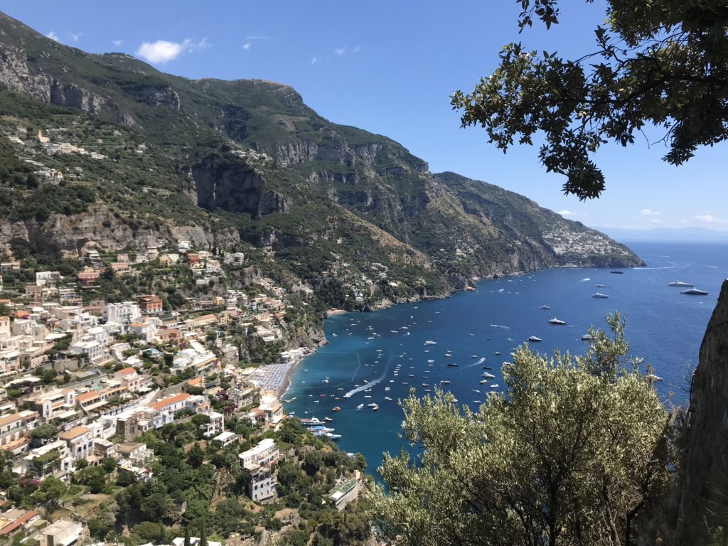 sulesun's tweet photo. @zbdgb Amalfi https://t.co/SDrdJuNL3d