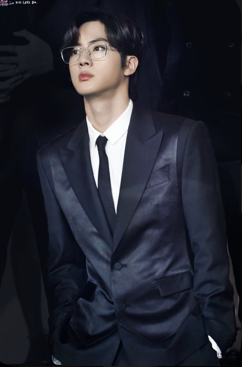 If  #SEOKJIN had a different profession... and army’s reactions as a very much needed threadCEO Kim