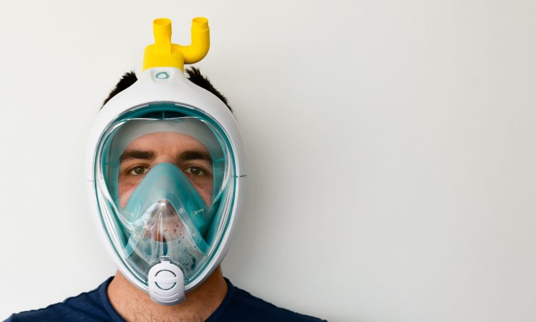biz's tweet photo. The Isinnova team developed and successfully tested a 3D printed adapter to turn a snorkeling mask into a non-invasive ventilator. https://t.co/Ab2uE0xE5R
