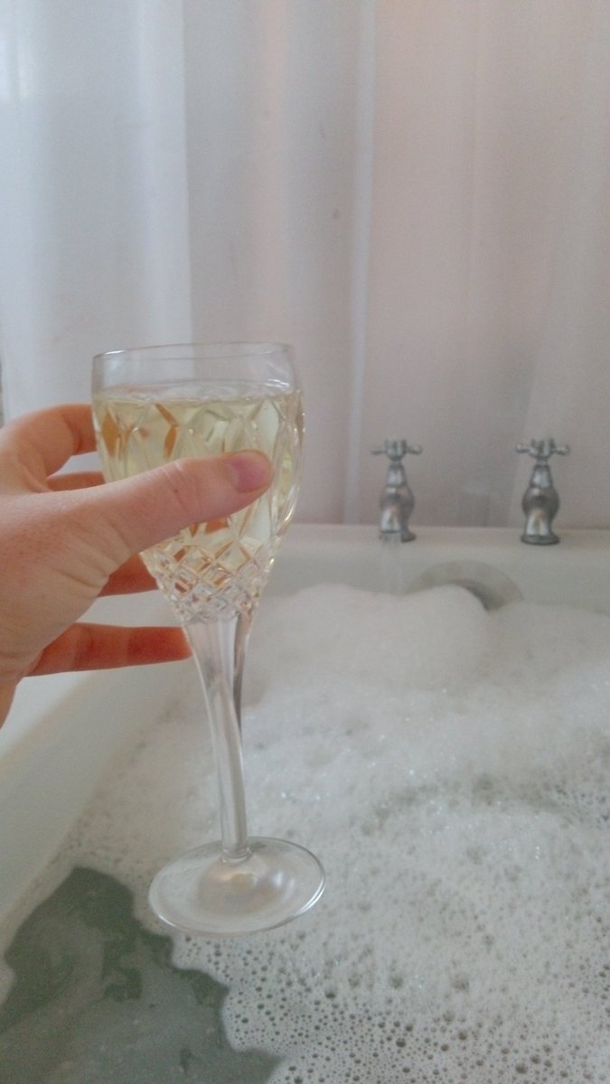 YetAuthor's tweet photo. Bubbles with bubbles - THIS is how you self isolate 😘
#SelfIsolation #UKlockdown #doingitright https://t.co/LV274FwE9A