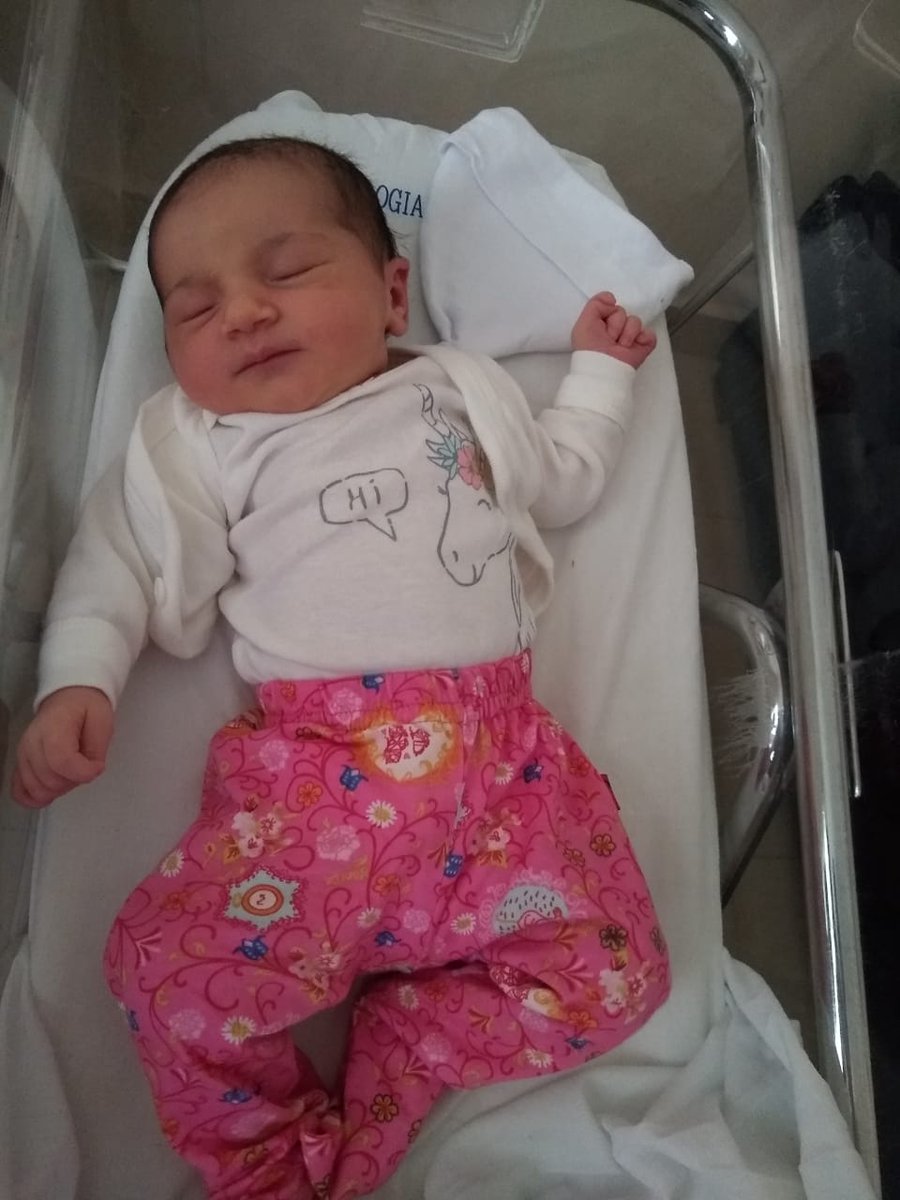 MlarroceaMiriam's tweet photo. El 27/3 nació en Azul mi nieta Brunella. Solo está con sus papis. Sus abuelos, tíos y afectos la conocemos por fotos y vídeos. A cuidarnos para que volvamos a abrazarnos. Gracias por cuidarnos! @maxisuescun @alferdez  @SaludRauch https://t.co/F8UXlnWk9j