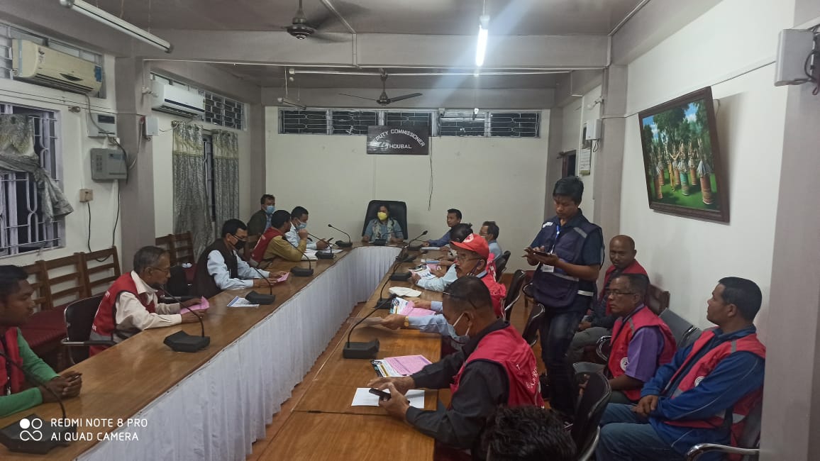 ManipurNhm's tweet photo. @health_manipur
News...
1.COVID-19 Control Room
2.The Indian Red Cross Society Thoubal Br. extends for possible help in a meeting with DC Thoubal on CoVID 19
3.Attending Zoom class conducted by SHS Manipur regarding cluster micro containment plan
4.Staff at Quarantine Centre Tbl https://t.co/IzLYlPkePC