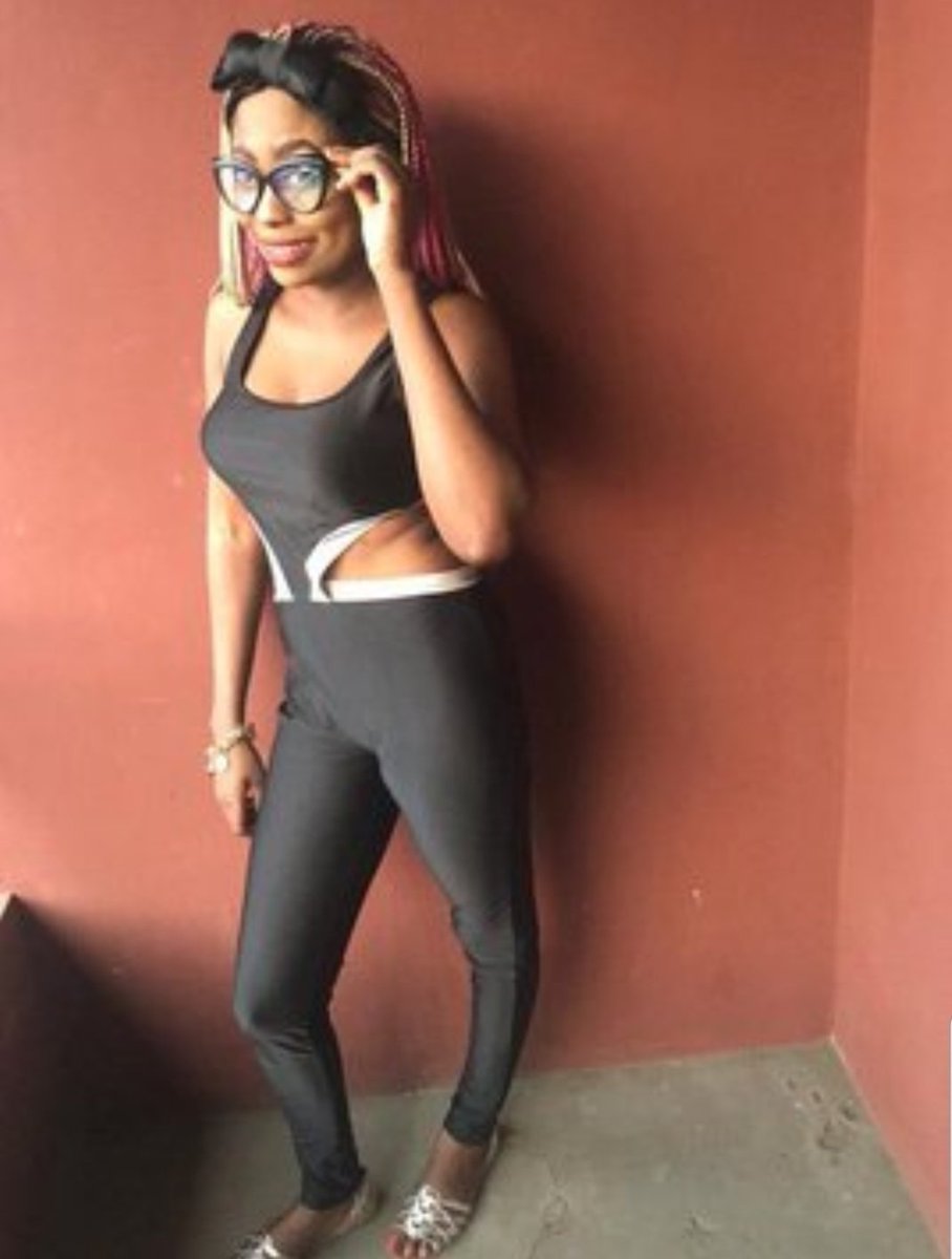 ademolaarr's tweet image. So this is the girl I have been begging to follow me back 😮😫
#toolz