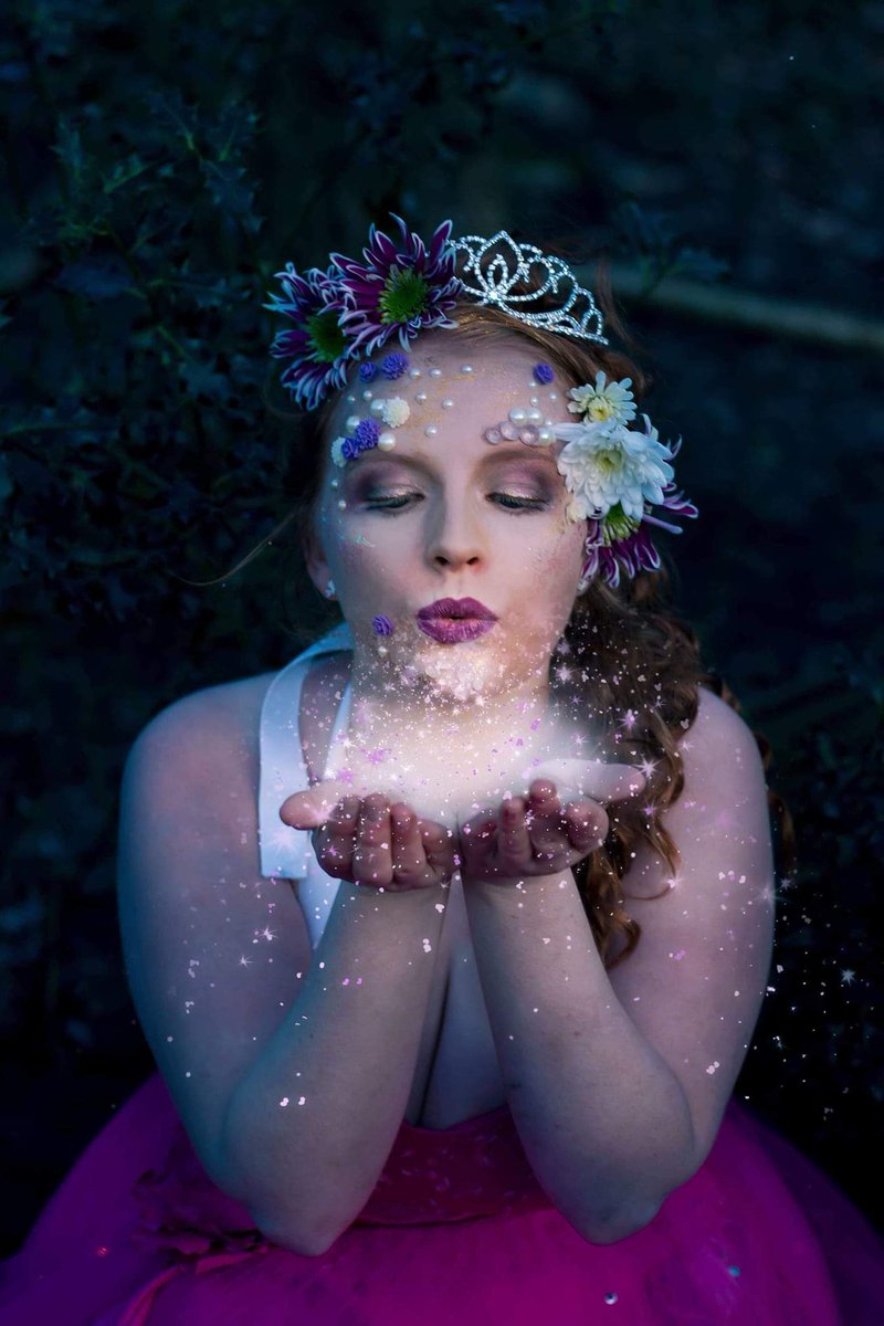 LittleRedZephyr's tweet photo. Not very many people know.  But apart from being an Obey Me Bitch, I am a qualified hair and makeup artist.  This also includes prosthetics!  I could only upload four images but here are some examples of my work 🥰 #HairAndMakeup #prosthetics #TVFilmandTheatre https://t.co/hBs9hYJpm8