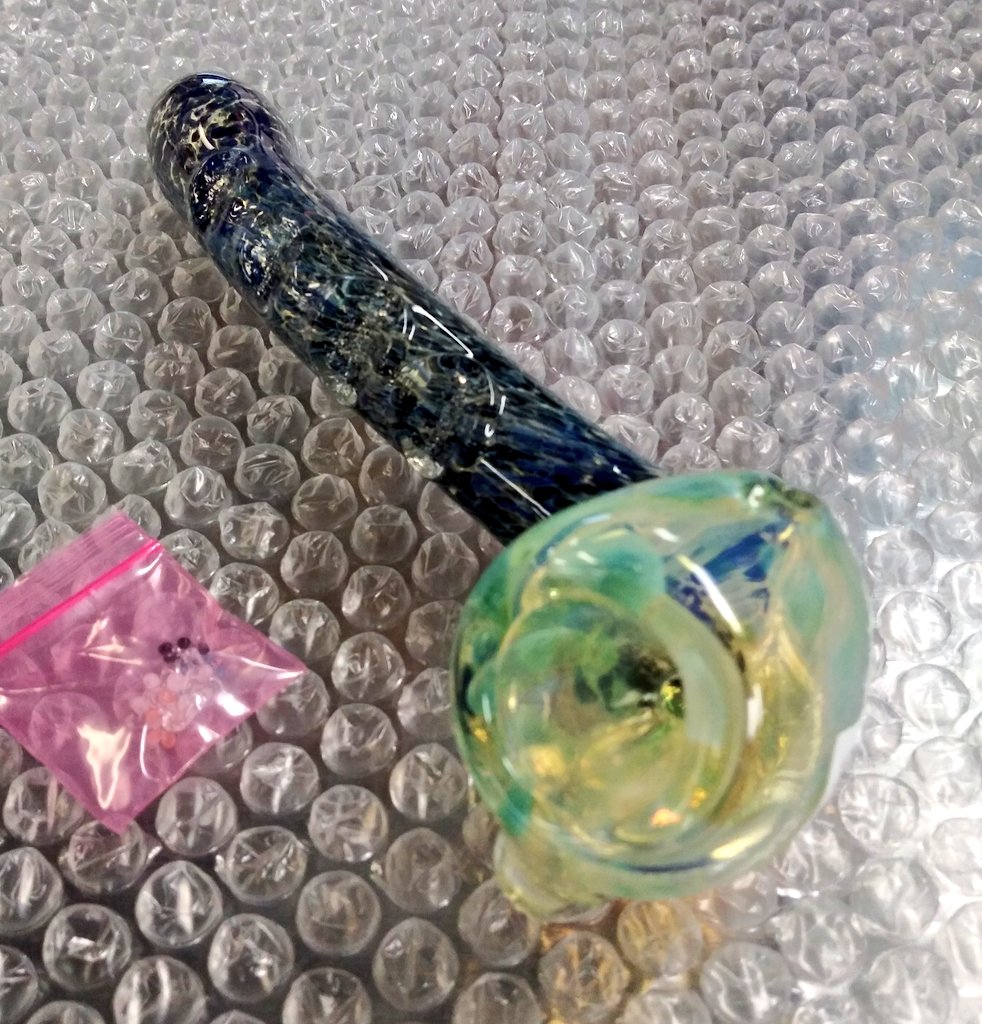 AfoLargo's tweet photo. We have some beautiful new glass pieces in so come check them out!! 

Also, in case you forgot....
25% OFF all pieces!!!

(MUST BE 21 TO PURCHASE)

@AfoLargo 
#AFOLargo
#TeamAudreyandCindy https://t.co/zB9IDEGtqO