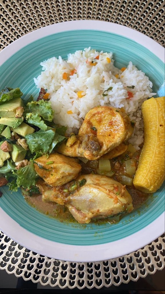 Mark74804225's tweet photo. CORNFED and COVID-19 in PERU:Sun 3/29
I’m grateful for many things in life but during this quarantine Hylenna and her sister have fed me well!!Hopefully my waistline will recover quickly. 

#cornfedinperu #cornfed #AmericansHome #coronavirusperu #AmericansStuckInPeru https://t.co/MuoBdTW4lB
