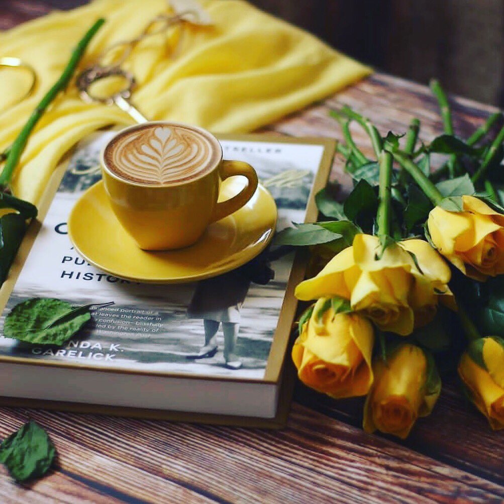 ㅤ ㅤ
 اللي بخاطرك .. خلہ بخاطـرك
الكـلام مايـورث إلا الحسايف..!
حكايہ'ة'αƖм
َ