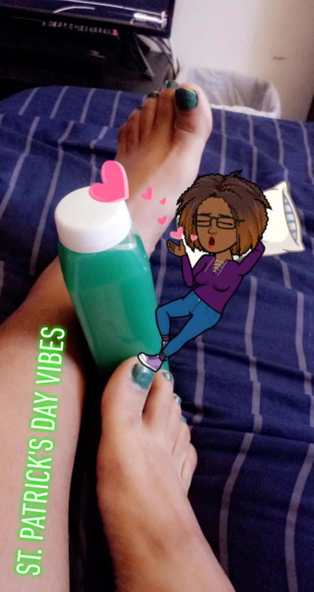 KingsLittyDrink's tweet photo. When your girlfriend paints her toes to match a drink 💯💯 #Kingslittydrinks #littydrinks #FMOI @KingsLittyDrinks https://t.co/GOaSnxndhS