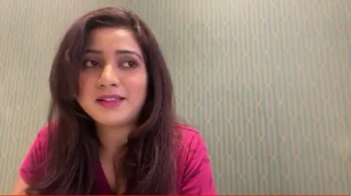 SonaSsg's tweet image. The moments that haunted me Queen sung #OSathiRe,#Rozana &amp;amp; the original version of #HumeTumsePyarKitna wid Harmonium that was so unique &amp;amp; special😍
@shreyaghoshal if there's  any possible way to see ur collab lively with #Lata #Asha ji &amp;amp; all musical legends that could be bliss.🙏