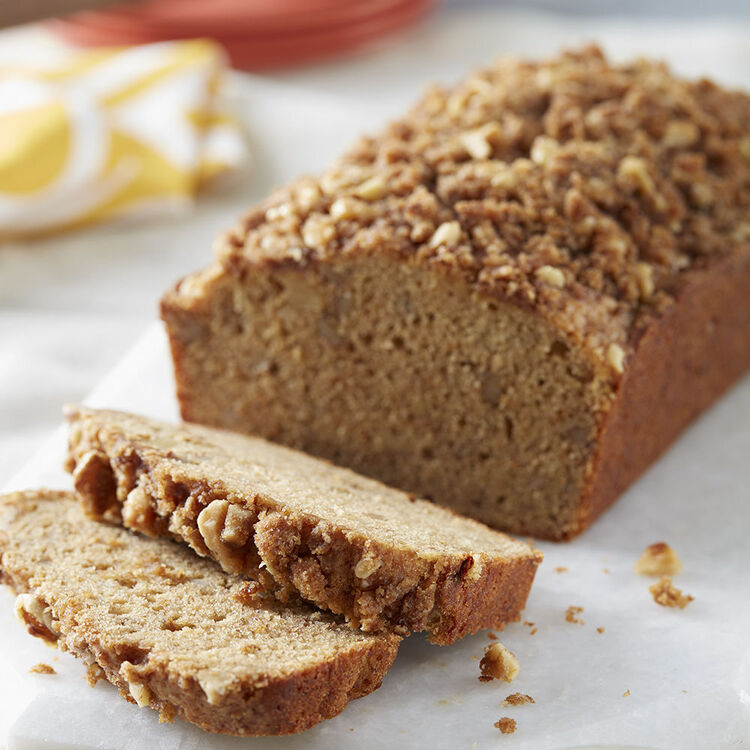 WiltonCakes's tweet photo. There is no better way to use ripe bananas than by baking a batch of moist, buttery banana bread.🍌🍞 Loaded with banana flavor and walnuts, this recipe gets added crunch from the brown sugar and walnut streusel topping. https://t.co/FWN0MnUrn8 #wiltoncakes https://t.co/QIH0YpFcUx