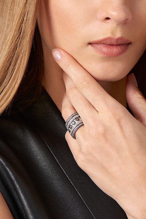FreidaRothman's tweet photo. Rounding up our best selling #FRSignature Spring pieces! Add some sparkle, shine and strength to the season with the #FREIDAROTHMAN Double Sided Pendant, Eternity 5-Stack Rings or Designed to Stun Stack. ✨

https://t.co/PTIKXtLqYP https://t.co/DIIHFjktmj