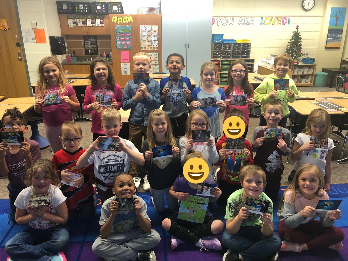 class_kraus's tweet photo. I am missing these first graders so much!! I can’t wait to “see” you tomorrow! https://t.co/5aBL8AV5YP