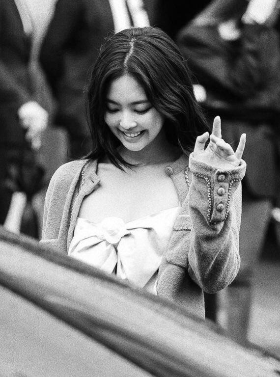 polyvorelita's tweet photo. . * 💲𓈒

             𝐿etícia  🖤  img  jennie  1996    today i’ll do แลกฟอล ตามทัก  just retweet this   

𓈒 ᱸ ยพท. ลฟตท https://t.co/oYr2QJ2uYq