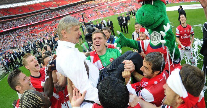 ArsenalFansFR's tweet photo. ET C’EST FINI À WEMBLEY OÙ ARSENAL REMPORTE LA FA CUP (2013/2014) FACE À HULL CITY!
On vous laisse avec quelques images qui vous rendront sûrement un peu nostalgique! 🔴⚪️
#ARSHUL #FACupFinal @EmiratesFACup https://t.co/SQDwXot6Eq