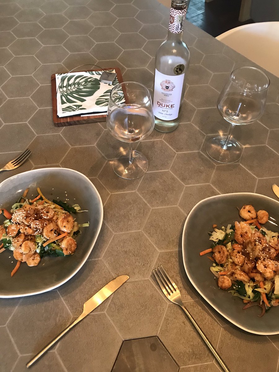 Sunday lunch with <a href="/WinesWellington/">WellingtonWines</a> white Pinotage 👌👌👌 #lockdown #day #sunday