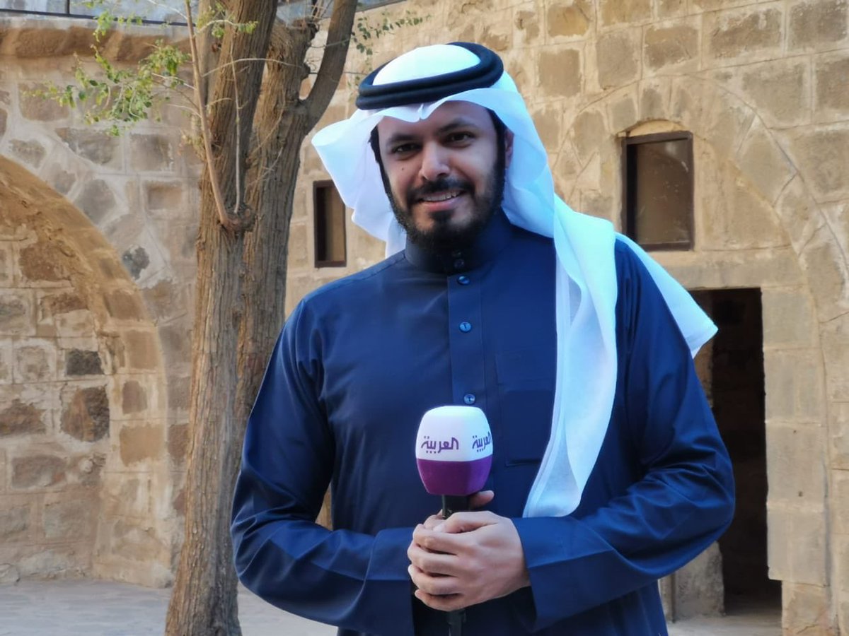 HashStory's tweet photo. #سعود_الخلف
اثنى مغردون اداءه المميز خلال ازمة كورونا كمراسل لقناة العربية في جدة والفرق بينه كإعلامي وبين المشاهير الدين أقحموا انفسهم في هذا المجال https://t.co/LltT9ZxppK
