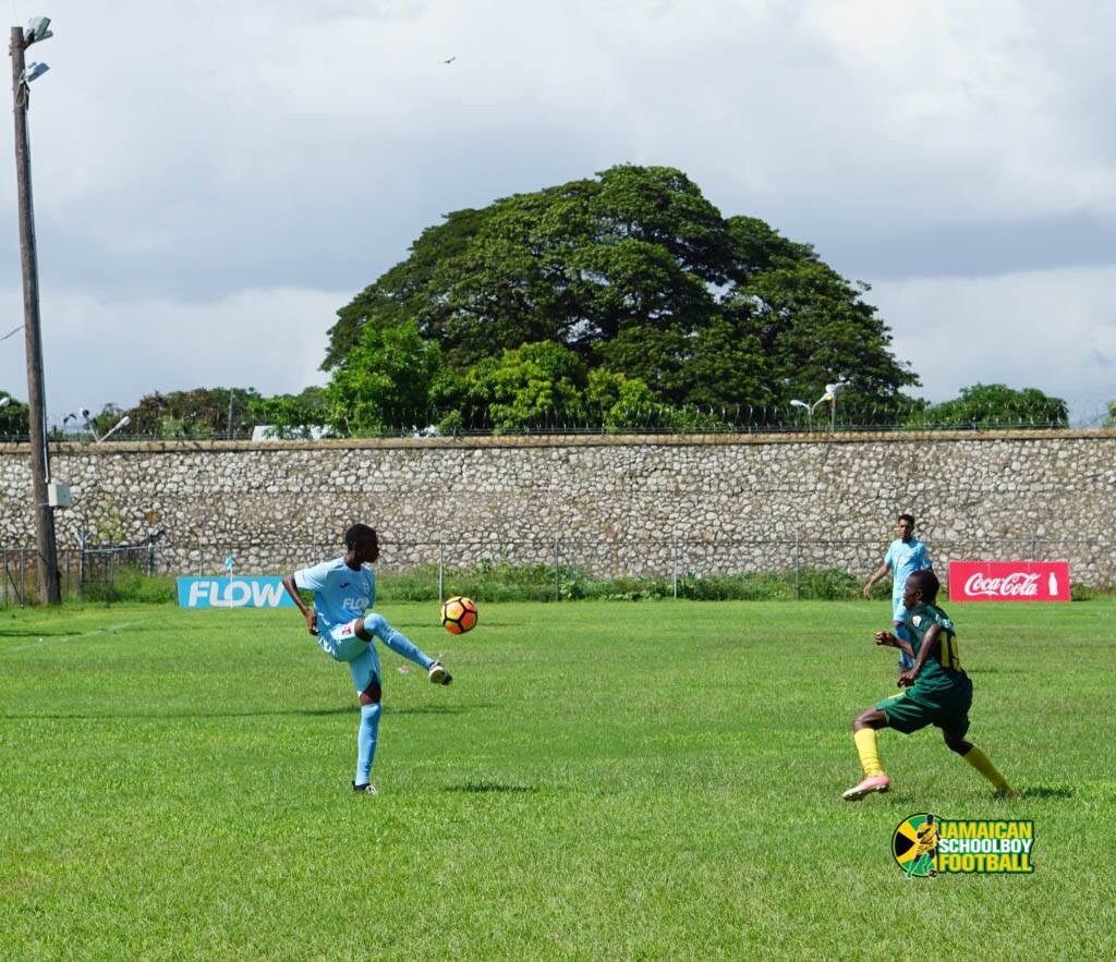 jamaican_sbf's tweet photo. #tb FLOW Manning Cup second-round knockout 2017

St. Jago 0-1 St. George's College 

#schoolboyfootball #tb #stgc #sjhs #sbf2017 https://t.co/QPwCWbbUdH