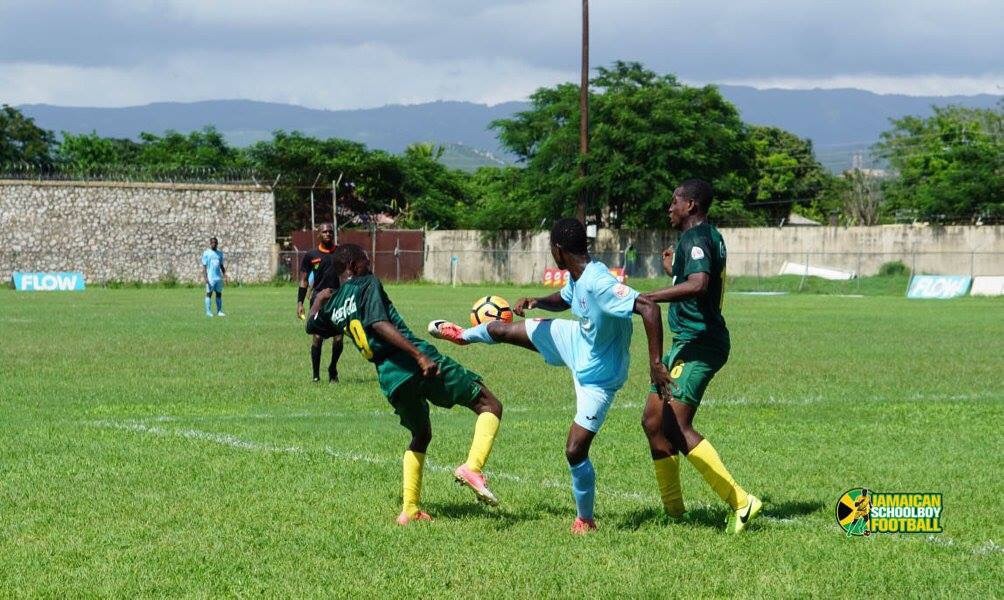 jamaican_sbf's tweet photo. #tb FLOW Manning Cup second-round knockout 2017

St. Jago 0-1 St. George's College 

#schoolboyfootball #tb #stgc #sjhs #sbf2017 https://t.co/QPwCWbbUdH