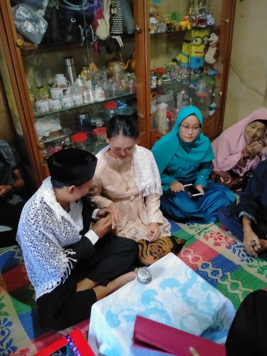 Alhamdulillah setelah sekian lama penantian, semua berjalan lancar tanpa hambatan. Terimakasih buat keluarga besar kedua belah pihak
