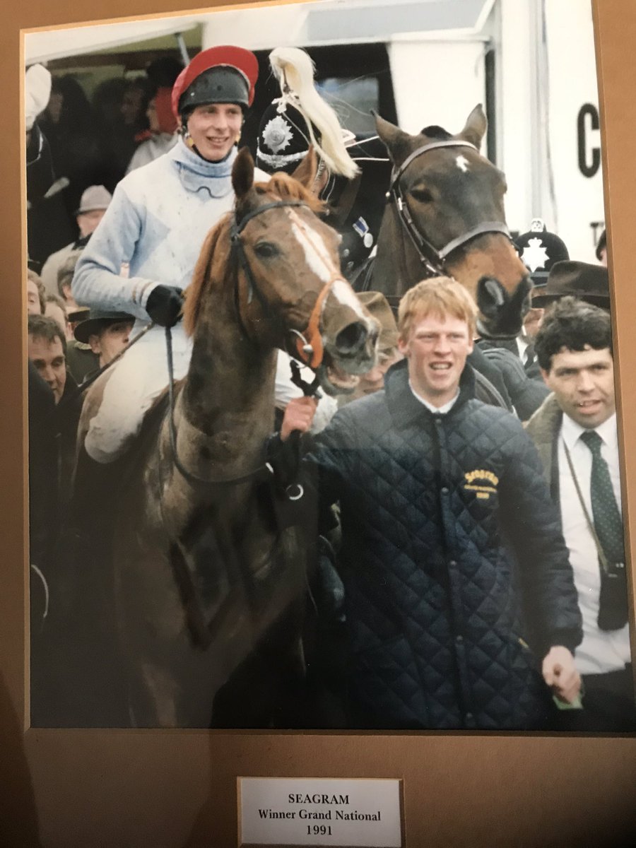 Iamginge11's tweet photo. If you are a horse racing person please join the challenge of posting a racing photo. Just one picture, no description. Please copy the text in your status, post a picture and look at some great memories/pictures https://t.co/BBKxM0Z0Af