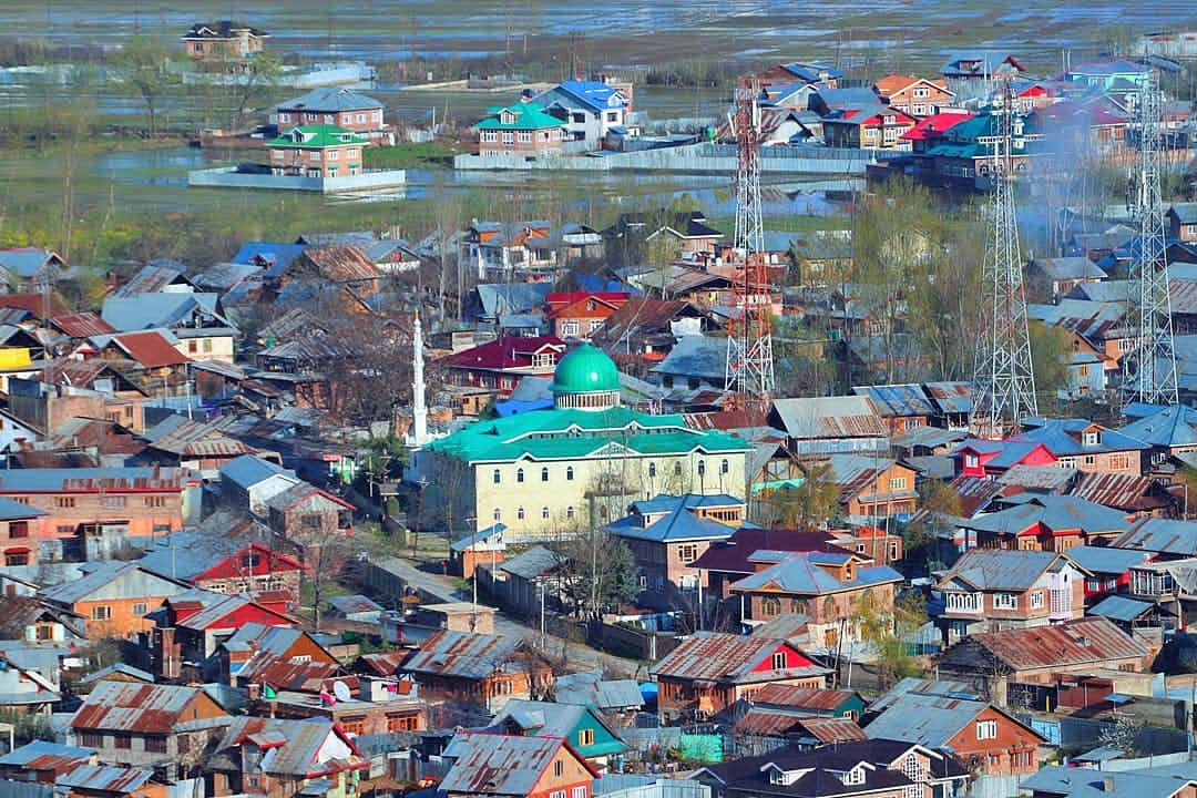 Junaidbhatphot2's tweet photo. This is the place where I lived my whole life.
Photos @Junaidbhatphoto
#botingoo #sopore #Kashmir #junaidbhatphotographer @JandKTourism https://t.co/G3MJGLUZs3