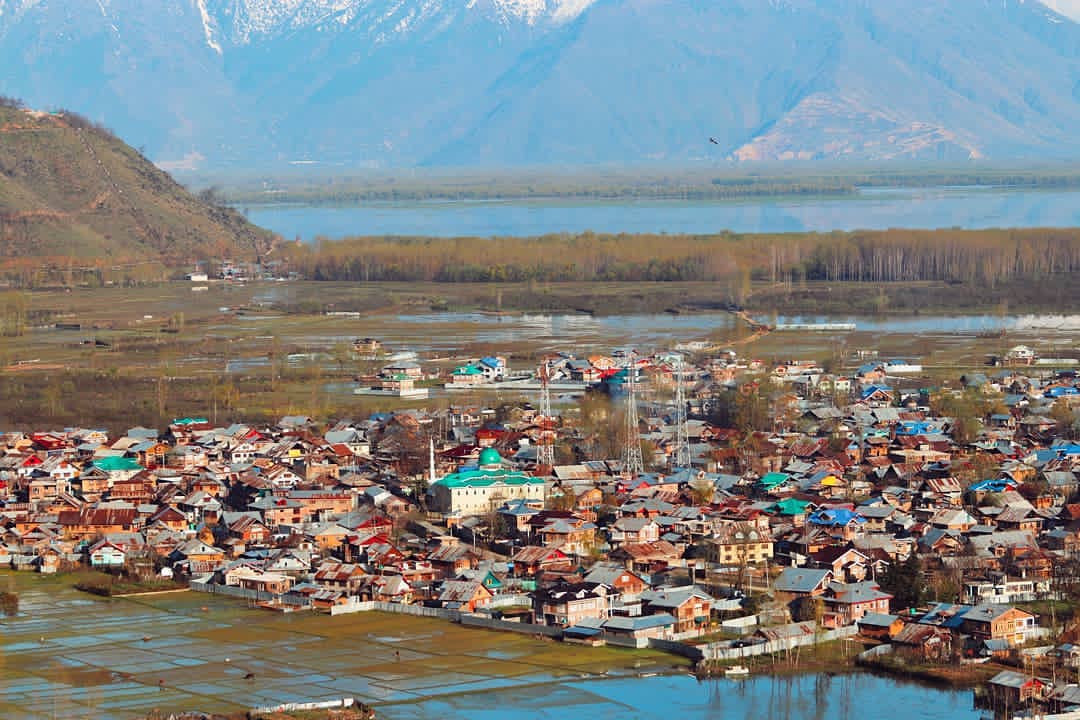 Junaidbhatphot2's tweet photo. This is the place where I lived my whole life.
Photos @Junaidbhatphoto
#botingoo #sopore #Kashmir #junaidbhatphotographer @JandKTourism https://t.co/G3MJGLUZs3