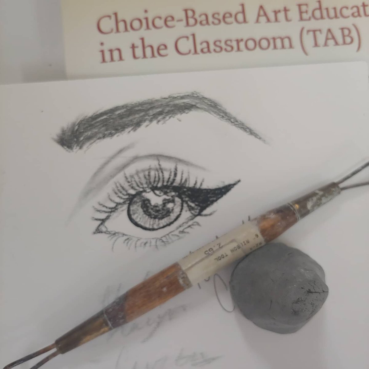 CaptainCoody's tweet photo. What my students were up to in the fall 😉🥰😎💚 #Bobcatart https://t.co/w2B2fbsLSx