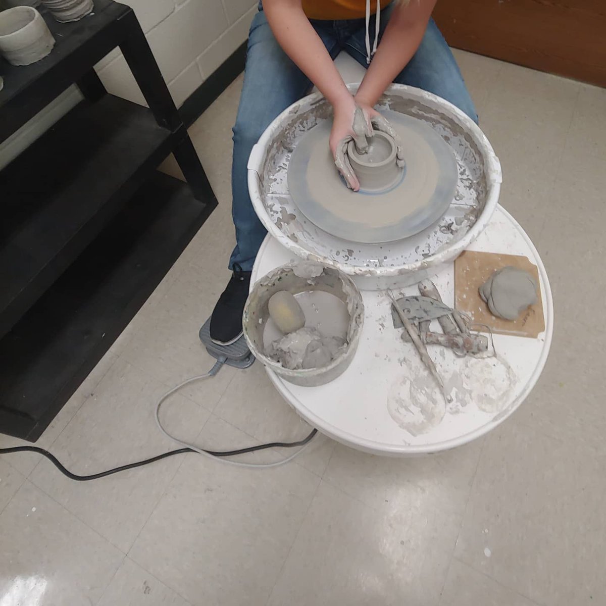 CaptainCoody's tweet photo. What my students were up to in the fall 😉🥰😎💚 #Bobcatart https://t.co/w2B2fbsLSx